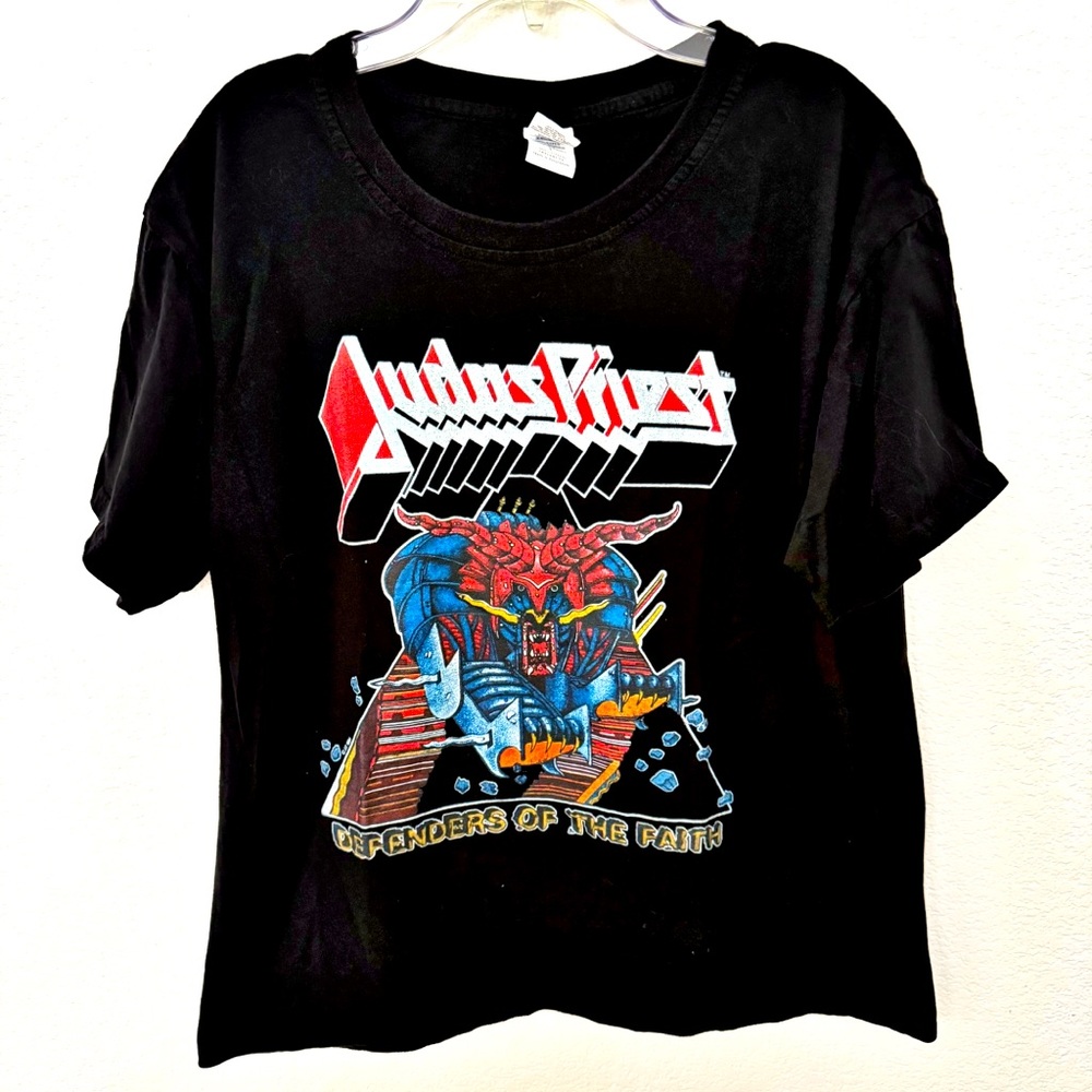 $10 or 🆓 BUY ONE GET ONE FREE 🆓 
Judas Priest Band Tee